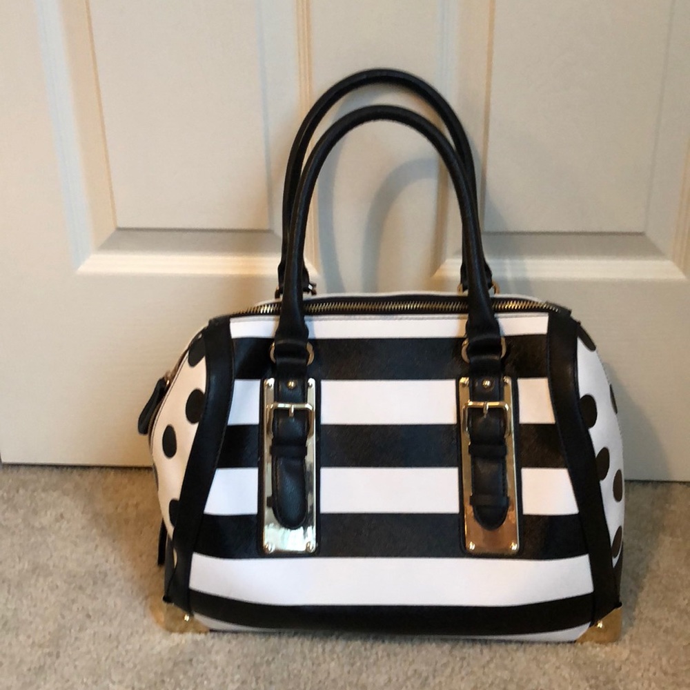 Black and white bag, NEVER USED!